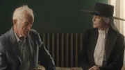 Judge Roy (Lance Henriksen) und The Woman (Kate Bosworth)