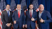 Trump-Nachbar in Palm Beach und großzügiger finanzieller Unterstützer Bill White wird US-Botschafter in Belgien. Von links: Bryan Eure, Präsident Trump, Vizepräsident Vance, Bill White