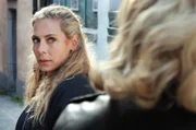 Maria Wern ahnt nicht, dass sich hinter der vermeintlichen Agentin des Comedy-Stars Simon Heller eine psychopathische Stalkerin verbirgt.