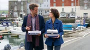 Wie von einer Wahrsagerin prophezeit, trifft Grace (Jördis Richter) nach jahrelangem Warten endlich auf ihren Traummann, Dr. Robert Hayford (Oliver Franck).
