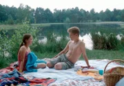 Tobias (Tim Küchler), und Vanessa (Janina Uhse) genießen die Ferien.