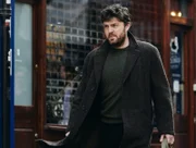 Cormoran Strike (Tom Burke)