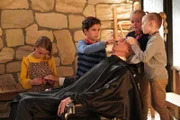 (v.l.n.r.) Sophie Cooper (Marlow Barkley); Graham D'Amato (Tyler Wladis); Tony (Patrick Birkett); Amy Fogerty (Ella Allan); Emma Fogerty (Mia Allan)