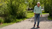 Claus Angerbauer in seinem Garten in Weßling; Claus Angerbauer am Weßlinger See.; Claus Angerbauer in seinem Wohnzimmer.; Claus Angerbauer.