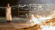 Ann Kathrin Klaasen (Picco von Groote) erinnert sich an die Ereignisse in der Nacht des ersten Mordes am Osterfeuer.