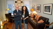 Dr. Kenneth Rosenberg (l) lebt und arbeitet als Psychiater in New York und kann Ciani ausführlich von den Mißständen in der amerikanscihen Psychiatrie erzählen - und das hat er auch alles mit seinem Dokumentarfilm "Bedlam" drastisch sichtbar gemacht.