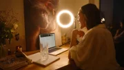 Life-Coach Michi (28) ist studierte Primatologin und versucht, Menschen ihre Verbindung zur Natur klarzumachen und so innere Zwänge und Blockaden zu lösen.