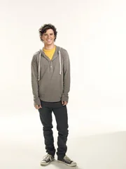 (3. Staffel) - Er ist nicht immer ein Mustersohn, hat das Herz aber am rechten Fleck: Axl (Charlie McDermott) ...