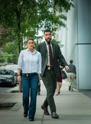 Special Agent Maggie Bell (Missy Peregrym, l.); Special Agent Omar Adom 'OA' Zidan (Zeeko Zaki, r.)