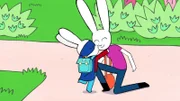 Simon (l.) ist überglücklich, dass seine Mama (r.) ihm erlaubt hat, im Superhasen-Kostüm zur Schule zu gehen.