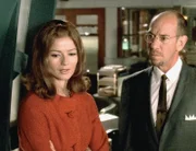 Mit verteilten Rollen spielen Jordan (Jill Hennessy) und Garret (Miguel Ferrer) einen ungelösten Fall aus dem Jahr 1964 nach. Gelingt es den beiden, die Identität eines 13-fachen Mörders zu enthüllen?
