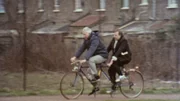 DAS TANDEM - Fahrräder für 2 Personen sind ein Gewinner für sehbehinderte Fahrer - sie sitzen hinter dem Führer, der lenkt. Im Allgemeinen funktioniert es besser, wenn der schwerere, stärkere Fahrer der Pilot vorne ist.