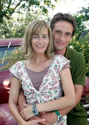 Junges Glück: Anne (Gesine Cukrowski) mit ihrem Freund Thomas (Oliver Mommsen).