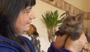 Ursula Sitter mit Fuchsbaby