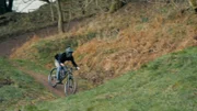 MOUNTAIN BIKE - Mountainbikes sind für raue Wege ... Hügel ... Hindernisse ... und Geschwindigkeit gebaut.