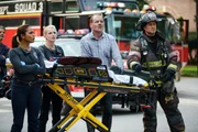 V.l.: Gabriela Dawson (Monica Raymund), Sylvie Brett (Kara Killer), Darin Whitney (Michael Nanfria) und Kelly Severide (Taylor Kinney).