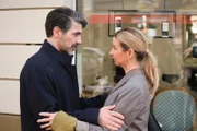 Ute (Isabell Hertel) macht Ferhat (Harun Yildirim) offen klar, dass sie sich dem Termin allein stellen will.
