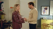 Amelie (Lara-Isabelle Rentinck) kann ihre Blockade an der Leinwand überwinden und einigt sich mit Arthur (Vivian Frey) auf eine Verlobungsfeier auf dem Gut.