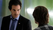 Darius (Santiago Cabrera, l.); Liam (Charlie Rowe, r.)