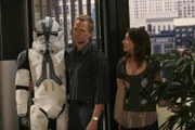 Neil Patrick Harris (Barney Stinson), Alyson Hannigan (Lily Aldrin).