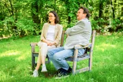 Durchschnittsverdiener zahlen in Österreich rund 42 Prozent Steuern auf ihr Einkommen, Superreiche aber nur 26 Prozent! Die Volkswirtin Barbara Schuster prangert das an.