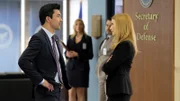 Harris (Ian Anthony Dale, l.); Grace (Jennifer Finnigan, r.)