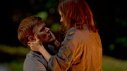 Viktoria (Claudia Eisinger) und Leon (Sebastian Hülk) kommen sich näher.