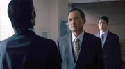 Chefermittler Katagiri (Ken Watanabe, Mitte) nimmt sich den Tozawa-Clan vor.