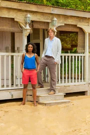 Camille (SARA MARTINS) und Humphrey (KRIS MARSHALL)