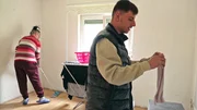 lebt er wieder bei Mama Pascal lebt wieder bei Mama Beate. Doch dieses Mal soll alles anders werden. Der 23-Jährige muss sich nicht nur an Miete und Lebenshaltungskosten beteiligen, er soll auch im Haushalt helfen.