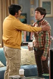 L-R: Raj Koothrappali (Kunal Nayyar), Howard Wolowitz (Simon Helberg)