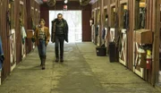 Sarah Allen (Jen Landon, l.); Jess LaCroix (Julian McMahon, r.)