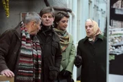 Theres ordnet den Lansingern einen Selbstverteidigungskurs an. Von links: Alois Priessinger (Erich Hallhuber sen.), Roland Bamberger (Horst Kummeth), Maria (Daniela März) und Theresa Brunner (Ursula Erber).