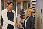 Jonas (Roy Peter Link, l.) ringt mit sich - er bekommt Anna (Jeanette Biedermann, r.) einfach nicht aus seinem Kopf. Neben all den schönen Momenten mit Anna wird ihm aber auch das ganze Leid, dass er ihr zugefügt hat, bewusst. Wird er sie endlich freigeben?