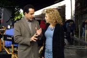 Selbst Sharona (Bitty Schram) kann Monk (Tony Shalhoub) nicht glauben, dass der Fernsehstar Brad Terry ein Mörder sein soll. Und Monk kann seine Behauptung zunächst auch nicht beweisen...
