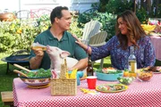 Diedrich Bader (Greg Otto), Katy Mixon (Katie Otto).