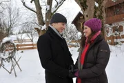 Martin (David Paryla, l.); Kira (Mareike Lindenmeyer, r.)