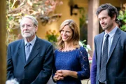L-R: Martin (Martin Mull), Andrea (Andrea Savage), Mike (Tom Everett Scott)