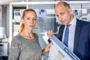 Lilian Klebow (Penny Lanz), Paul Matic (Dr. Seiler).