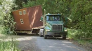 Sam und Jean nennen sich selbst Tiny-House-Profis! Jetzt ziehen sie in einen Container in Santa Cruz. Das Haus hat etwa 32 Quadratmeter und beinhaltet einen Schlafboden, ein Gästezimmer, eine Küche und bestenfalls sogar eine Ankleide.