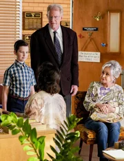 L-R: Sheldon Cooper (Iain Armitage), Dr. Linkletter (Ed Begley jr.), Connie "Meemaw" Tucker (Annie Potts)