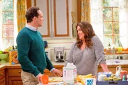 Diedrich Bader (Greg Otto), Katy Mixon (Katie Otto).