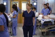 Hält einen Vorbereitungskurs für die Ärzte von morgen: Meredith (Ellen Pompeo, M.) ...