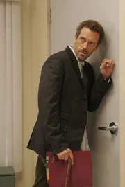 Dr. Gregory House (Hugh Laurie) ist fest davon überzeugt, dass Wilson eine Affäre mit einer Kollegin hat und begibt sich auf die Suche nach Beweisen ...