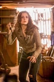 Megan Smart (Charlotte Cumerford).