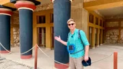Auf Johannes Reiseliste stehen der berühmte Palast von Knossos. Paradiesische Strände, alte Ausgrabungsstätten und dazu die sprichwörtliche griechische Gastfreundschaft – diese Mischung lockt alljährlich mehr als 5 Millionen Urlauber auf die Insel.