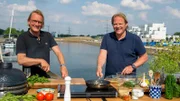 Die beiden Köche Björn Freitag (r) und Frank Buchholz (l).