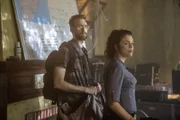 Für eine geheime Operation reisen Tammy (Vanessa Ferlito, r.) und Sebastian (Rob Kerkovich, l.) nach Südamerika ...