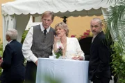 (v.li.): Theo Maalek (Peter Mandl), Ilona Grübel (Caroline Jahn), Marcel Hensema (Erwin Hauser).