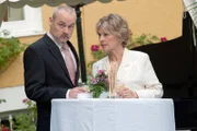 Marcel Hensema (Erwin Hauser), Ilona Grübel (Caroline Jahn).
